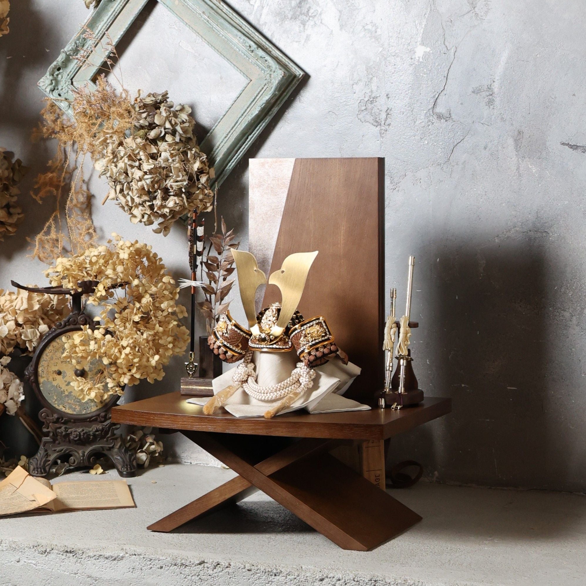 兜 出し飾り（台付き屏風） ｜雛人形（ひなにんぎょう）の祈ドール