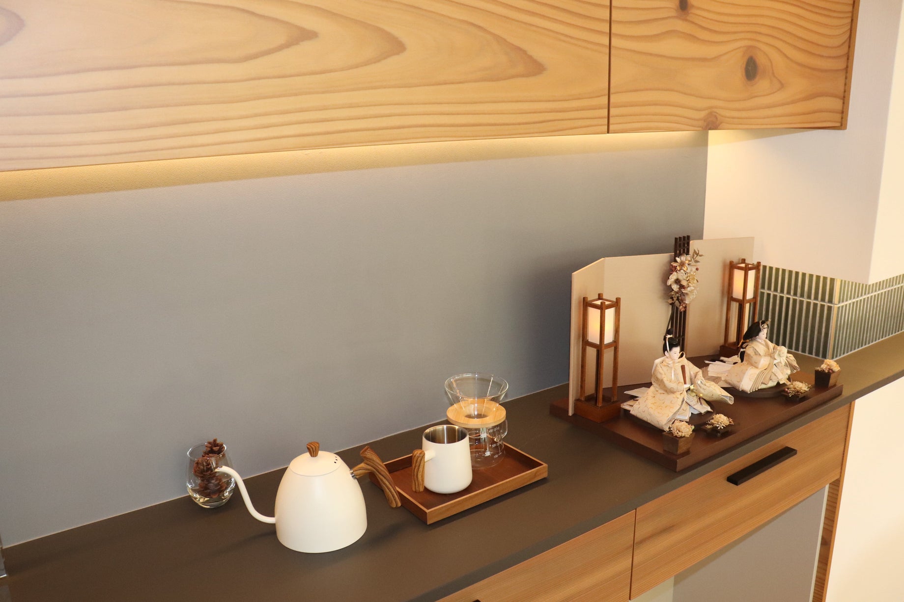 「雛人形を“淡色”で選ぶ理由｜優しい色が家族の時間を豊かにする」