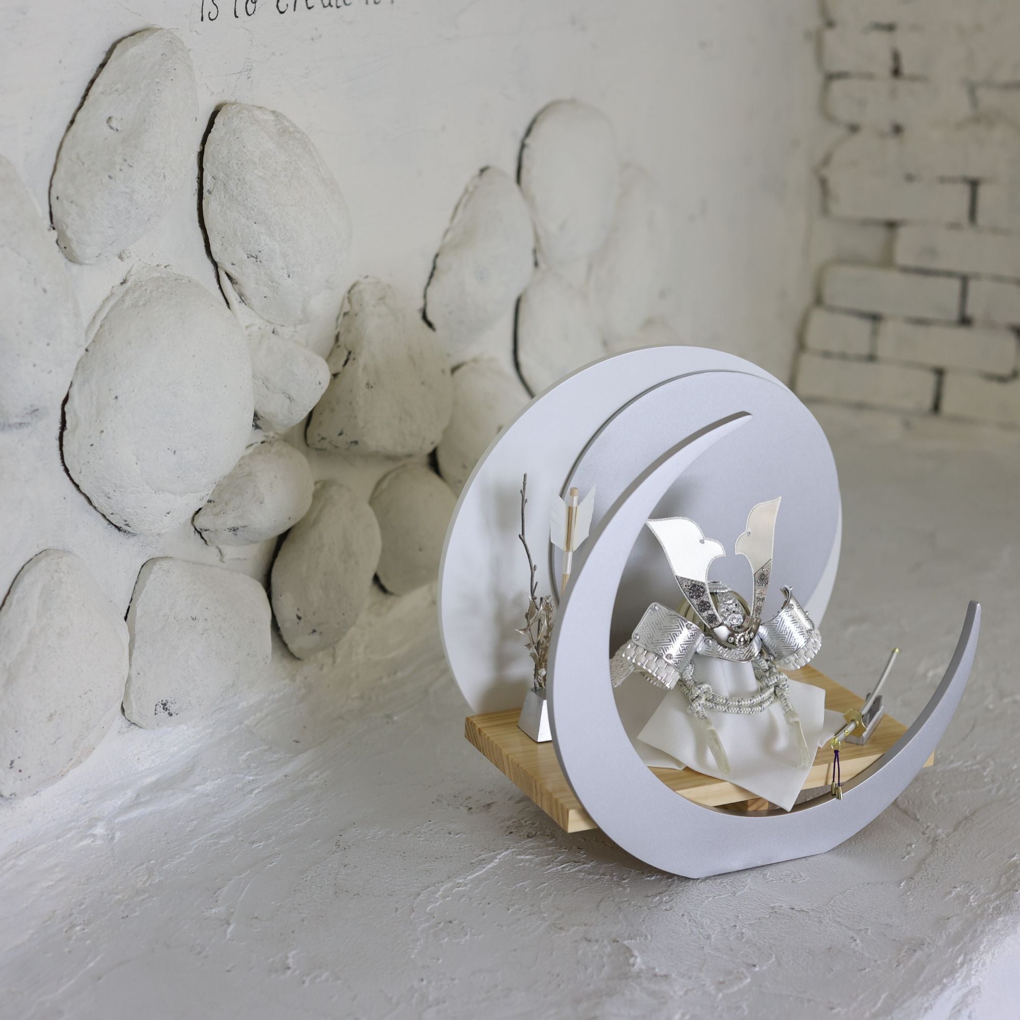 兜　出し飾り（三日月台飾り）