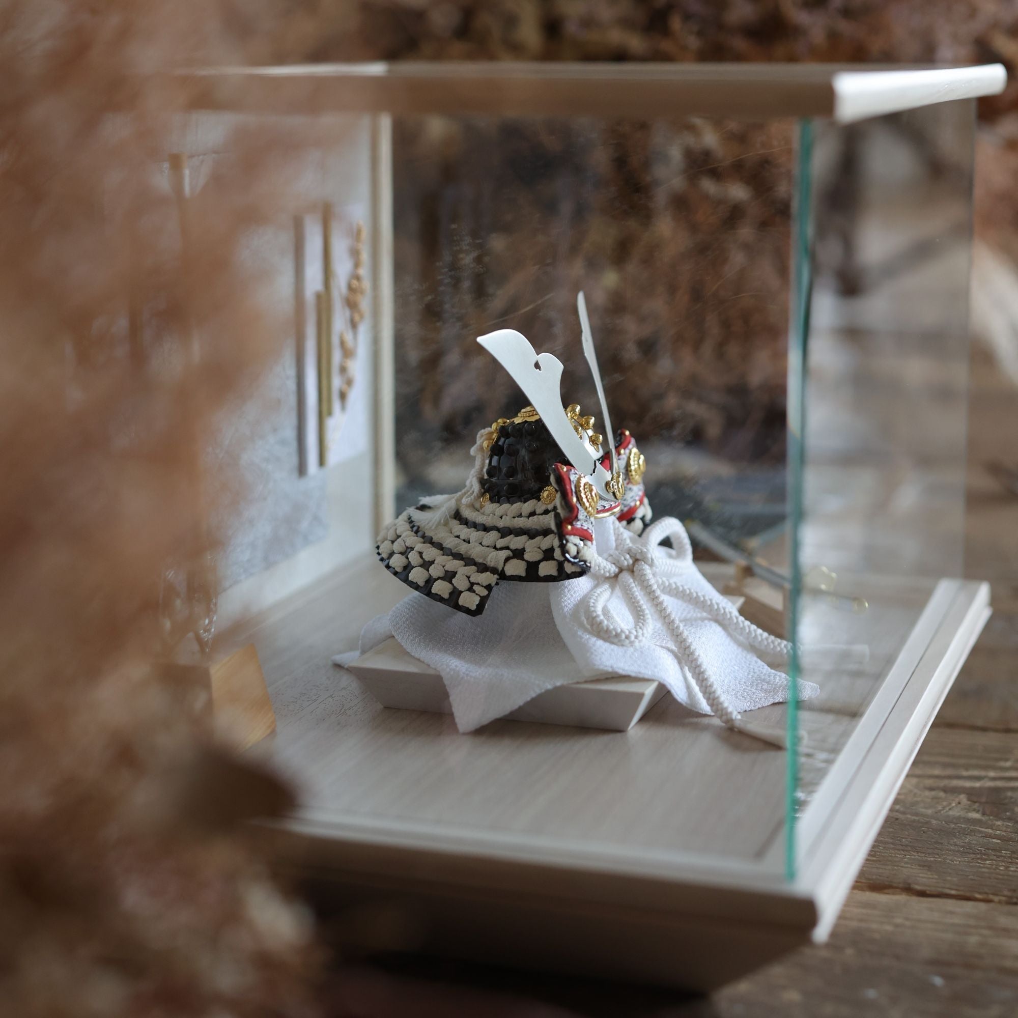 五月人形　兜　ケース飾り