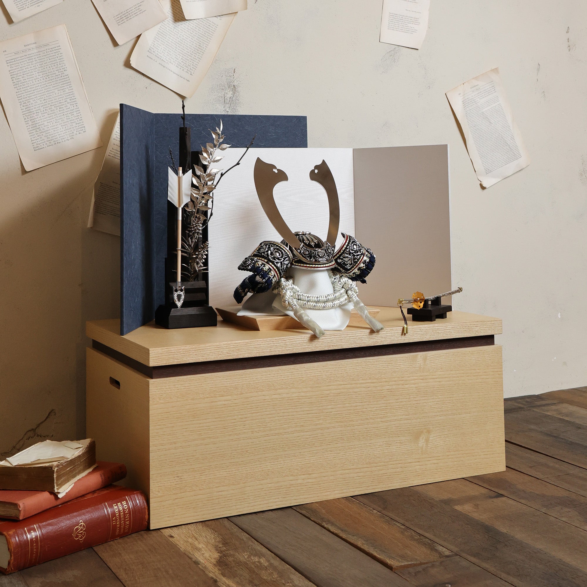 五月人形 兜 収納飾り ｜雛人形（ひなにんぎょう）の祈ドール